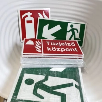 Infó-, reklámtáblák